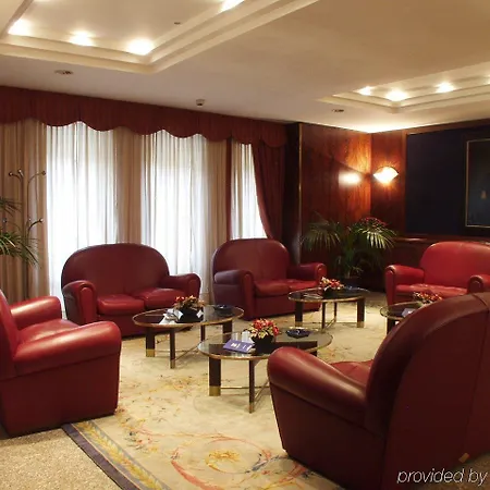 فندق كريفيس 4*