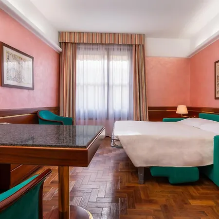 Crivi's Hotel 4*