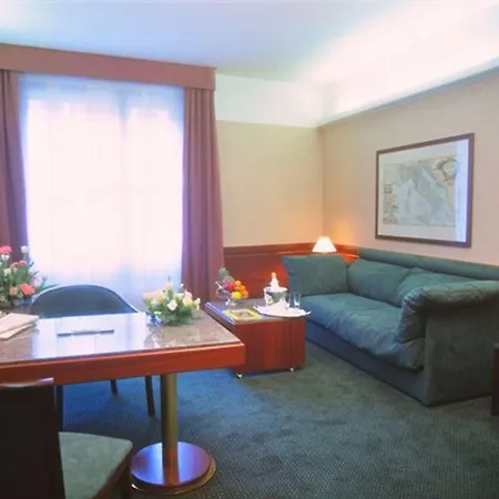 Отель Crivi's 4*