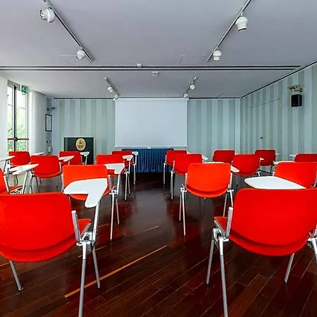 Crivi's Отель 4*