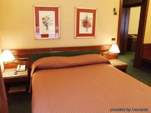 克里维斯酒店 4*