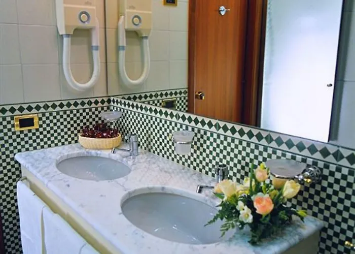 克里维斯酒店 4*