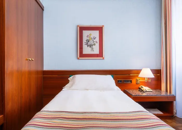 克里维斯酒店 4*